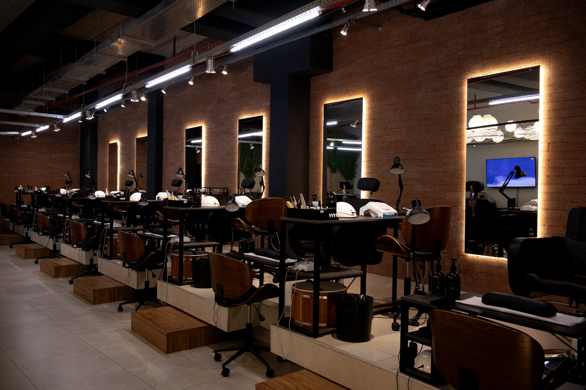 Estações de manicure na Gless Nails
